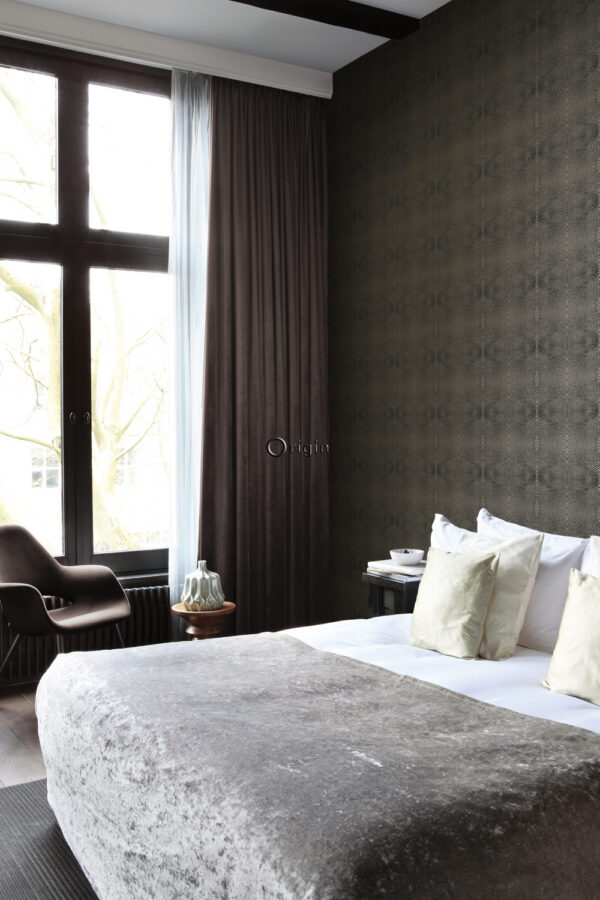 Origin Wallcoverings loomanahk tapeet - must ja läikiv pronks