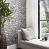 Origin Wallcoverings tapeet sebrad - must ja valge