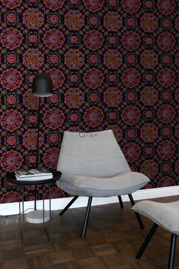 Origin Wallcoverings tapeet suzani lilled - must, oranž ja roosa