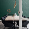 Origin Wallcoverings tapeet puidust lauad puidutriibuga - smaragdroheline