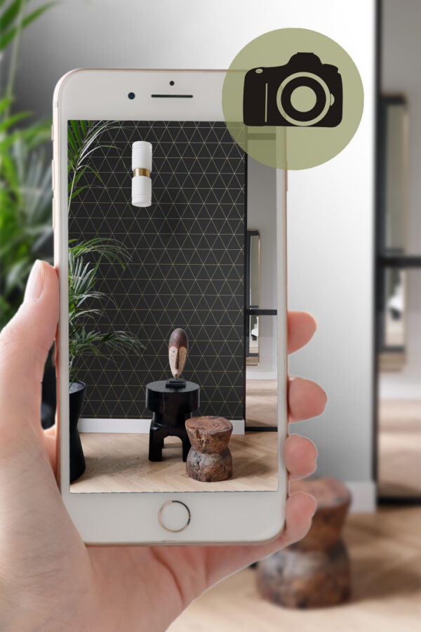 Origin Wallcoverings tapeet graafilised kolmnurgad - must ja kuld