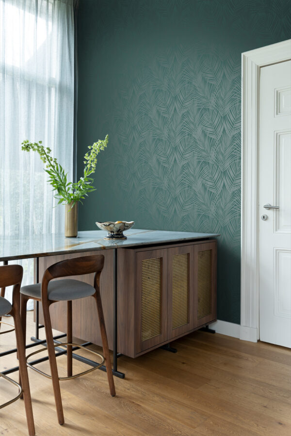 Origin Wallcoverings tapeet palmilehed - smaragdroheline