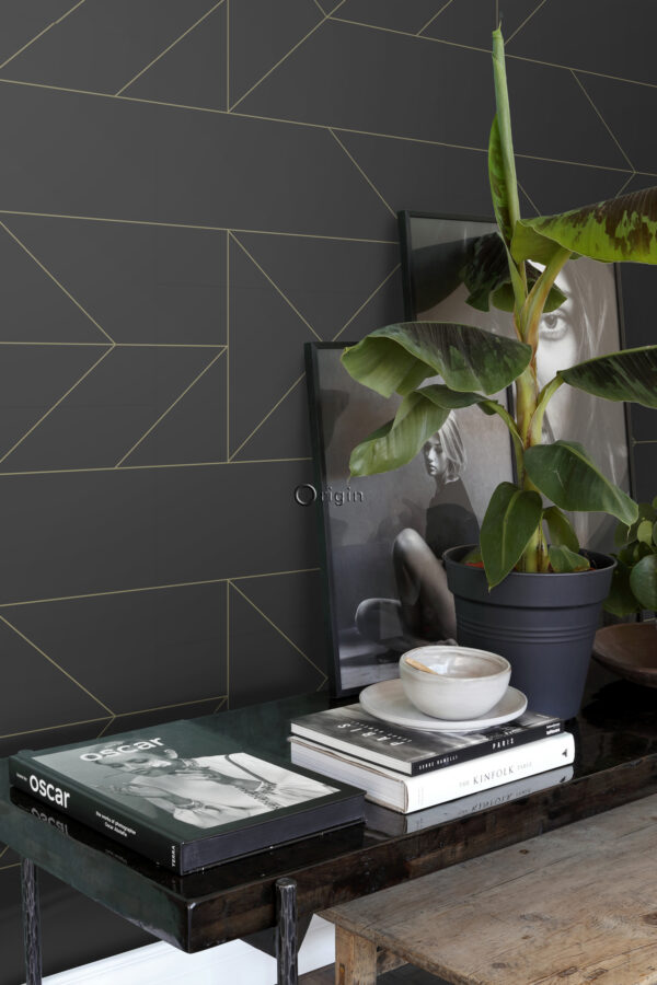 Origin Wallcoverings graafilised jooned tapeet - must ja kuld