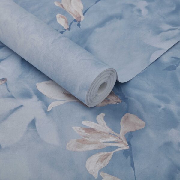 1838 Wallcoverings tapeet Trailing Magnolia Chambray