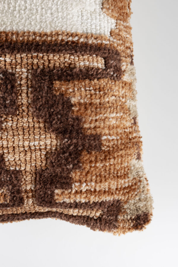 1000109_14 Dutchbone Maron padi