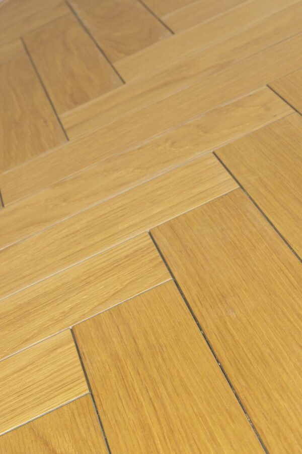 Dutchbone söögilaud Class