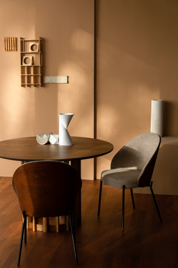 Dutchbone söögilaud Barlet