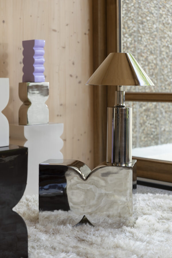 8200071_21 Zuiver vaas Curves L