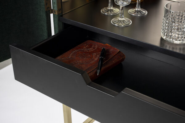 Bold Monkey kapp Ava Morgana