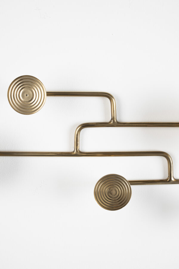 Bold Monkey seinakapp Hypnotising